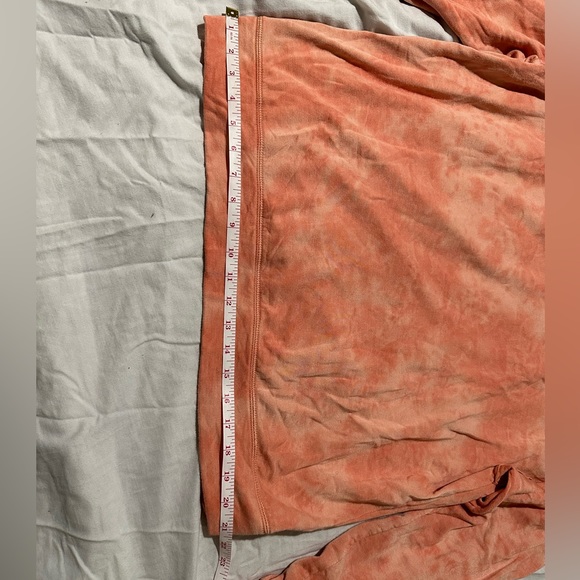 Sweatshirt. Women’s. Brand is Knox Rose. XL - Picture 4 of 7